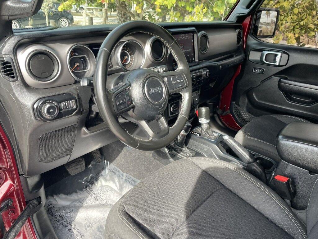 Jeep Wrangler - Thumbnail 9