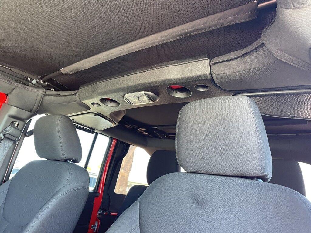 Jeep Wrangler Unlimited - Thumbnail 12