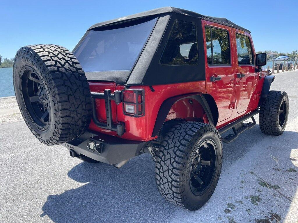 Jeep Wrangler Unlimited - Thumbnail 6