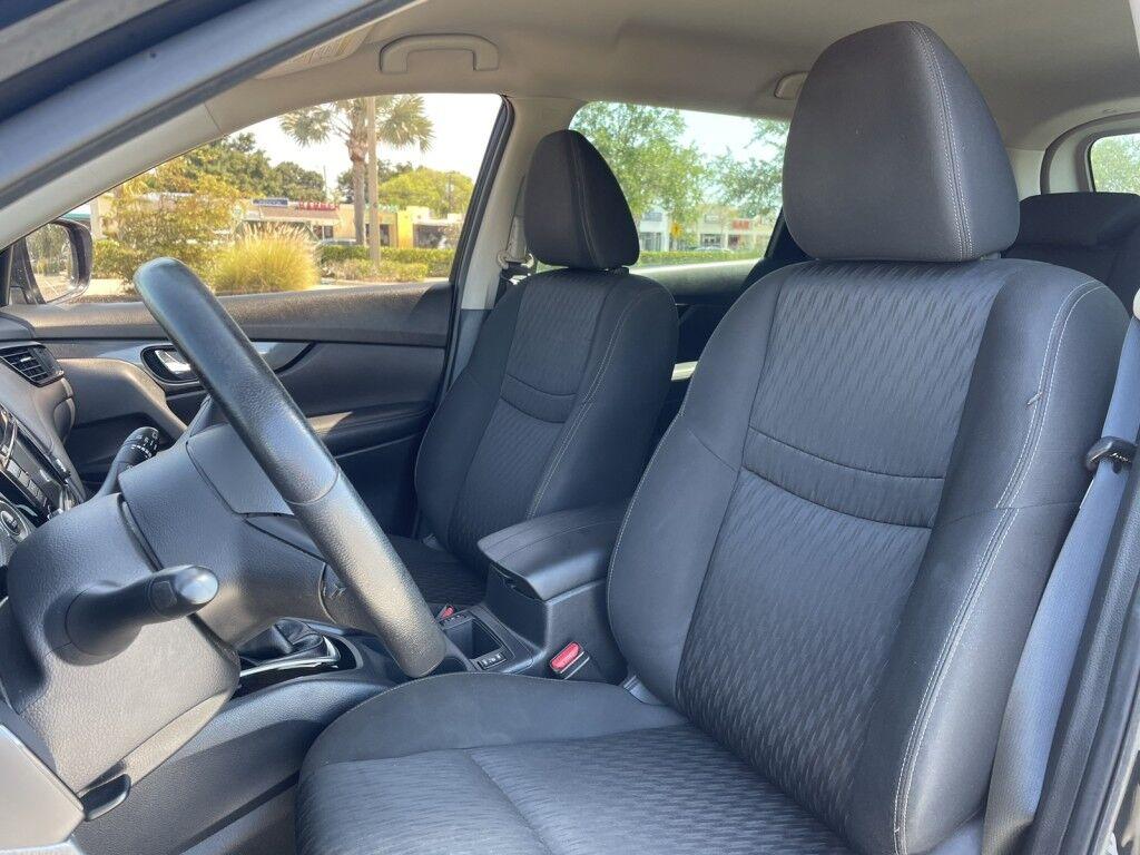 Nissan Rogue - Thumbnail 2