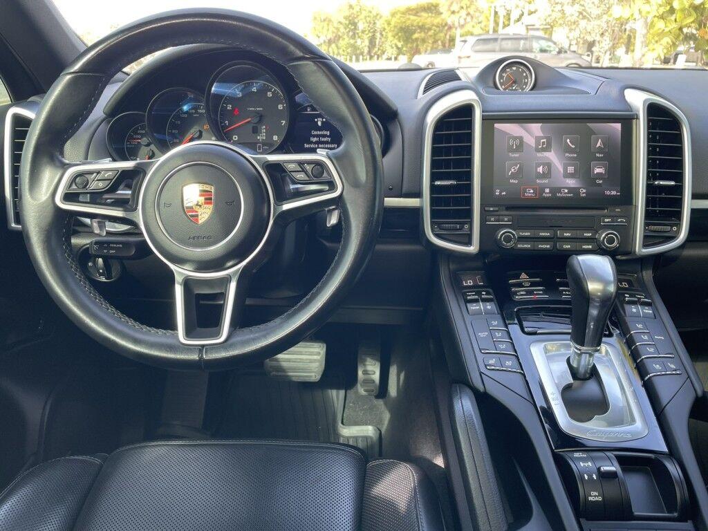 Porsche Cayenne - Thumbnail 15