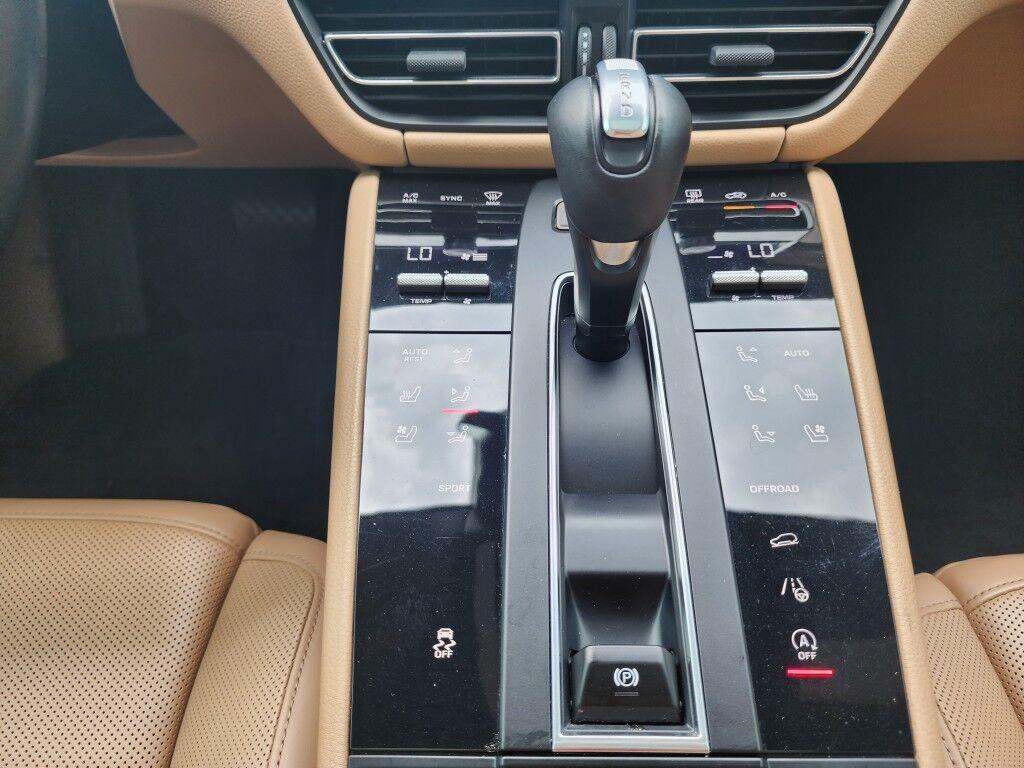 Porsche Macan - Thumbnail 16