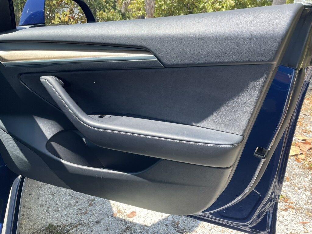 Tesla Model 3 - Thumbnail 20