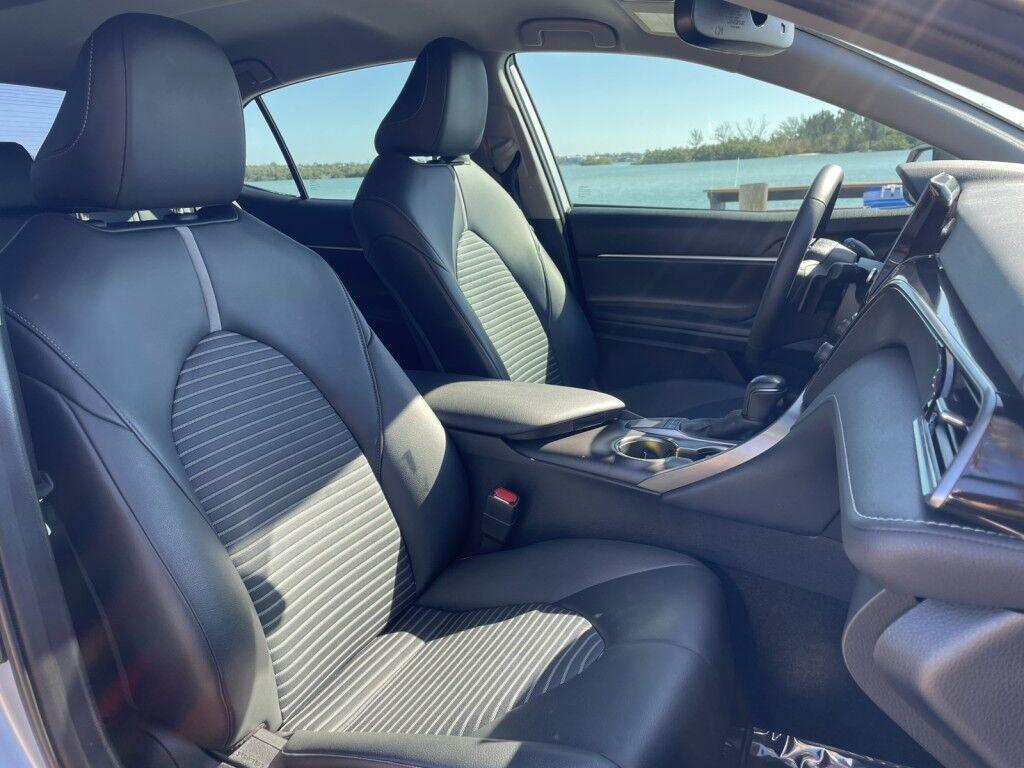 Toyota Camry - Thumbnail 7