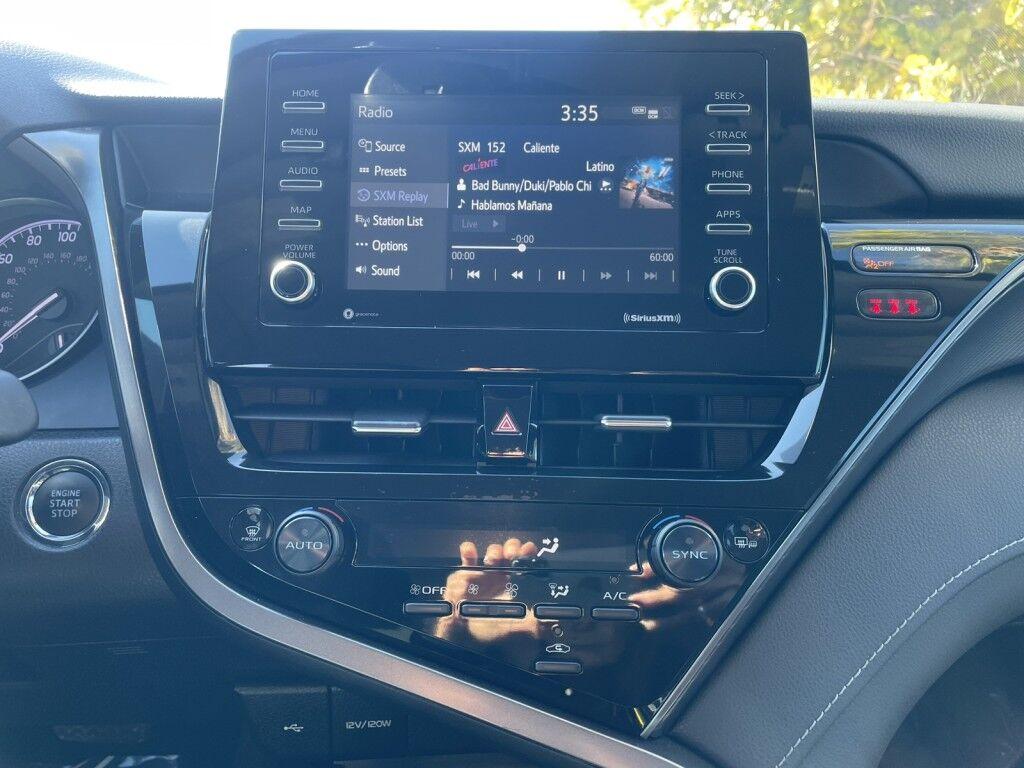 Toyota Camry - Thumbnail 17