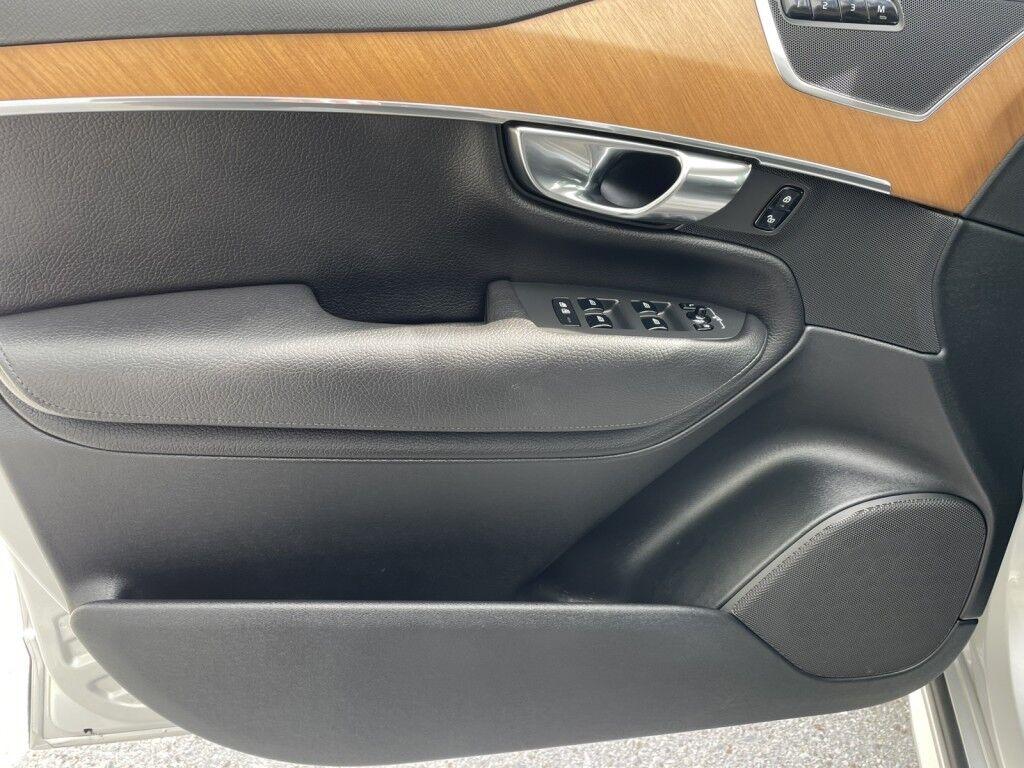 Volvo XC90 - Thumbnail 10