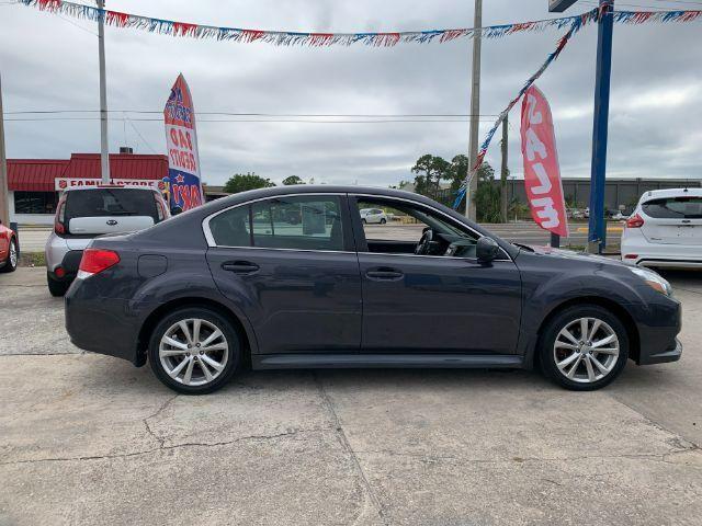 Subaru Legacy - Thumbnail 2