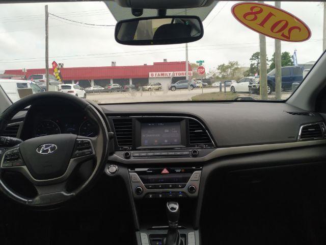 Hyundai Elantra - Thumbnail 10