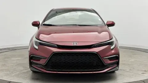 Toyota Corolla Se - Thumbnail 3