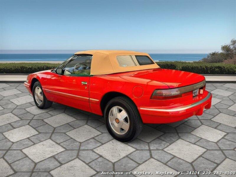 Buick Reatta - Thumbnail 2