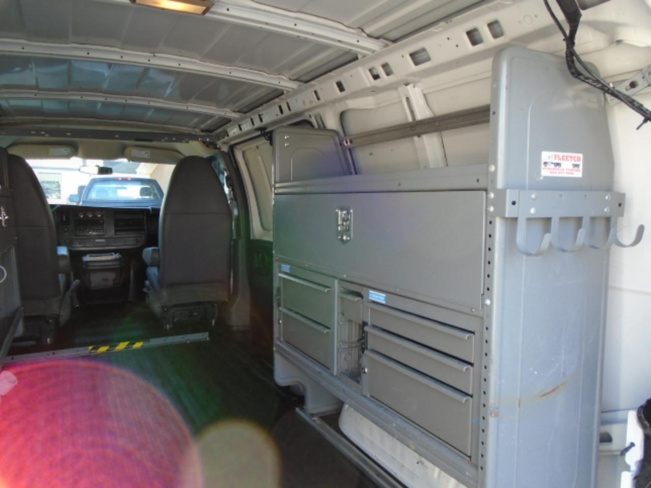 Chevrolet Express Cargo Vanrwd 1500 135" - Thumbnail 8