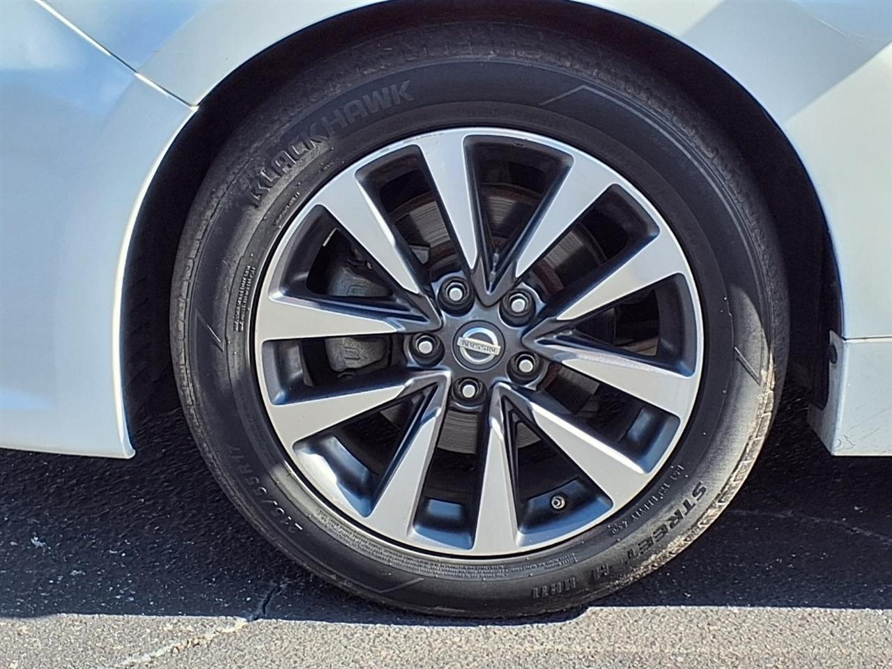 Nissan Altima2.5 Sv - Thumbnail 19