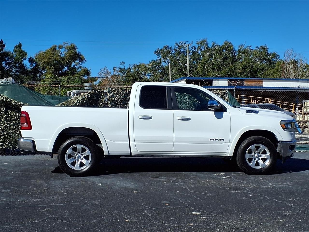 Ram 15004Wd Crew Cab 149" Laramie - Thumbnail 3