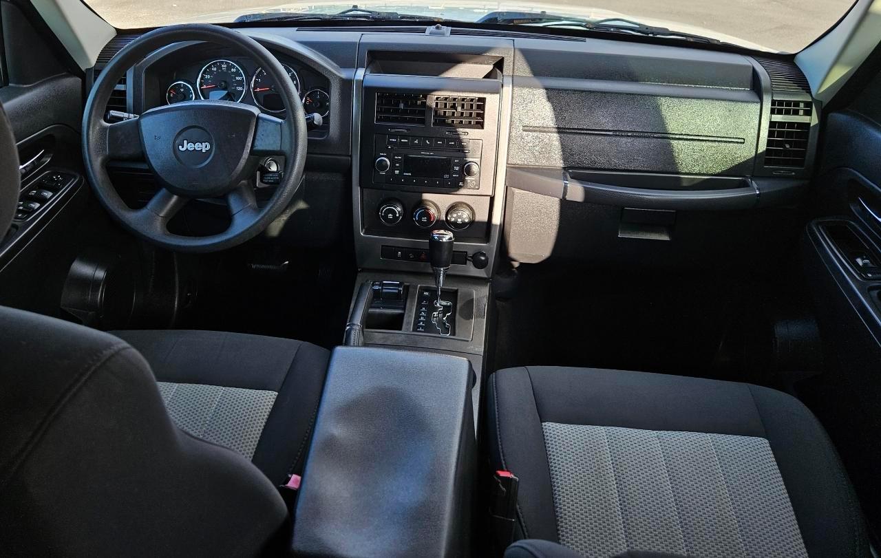 Jeep Liberty4Wd 4Dr Sport - Thumbnail 17