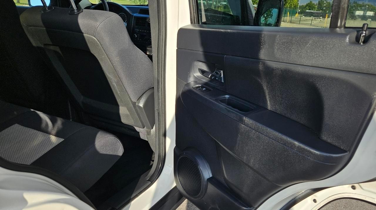 Jeep Liberty4Wd 4Dr Sport - Thumbnail 13