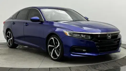 Honda Accord Sedan Sport 2.0T - Thumbnail 4