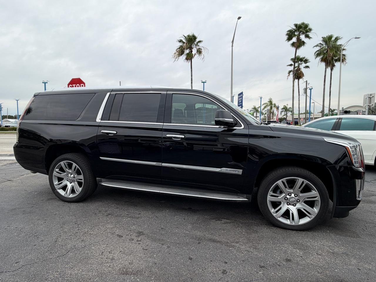 Cadillac Escalade Esv 2Wd Luxury - Thumbnail 3