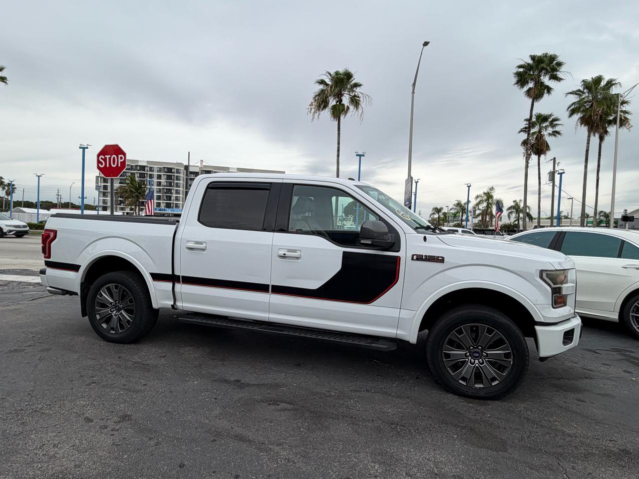 Ford F-150 Lariat Supercrew 4Wd - Thumbnail 3