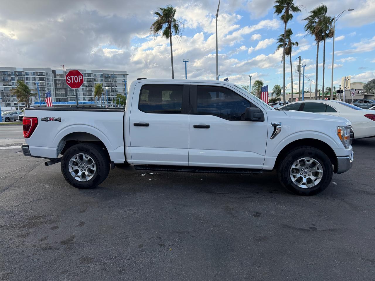 Ford F-150 Xlt Lariat - Thumbnail 4