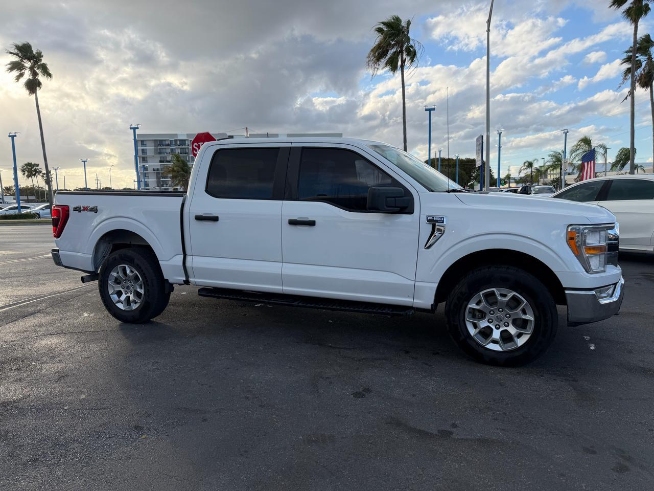 Ford F-150 Xlt Lariat - Thumbnail 3