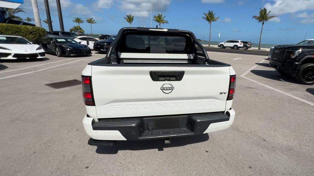 Nissan Frontier Sv Rwd Crew Cab - Thumbnail 8