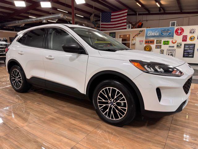 FORD ESCAPE PLUG-IN HYBRID - Thumbnail 3