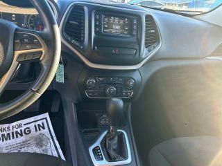 Jeep Cherokee - Thumbnail 16