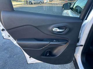 Jeep Cherokee - Thumbnail 20