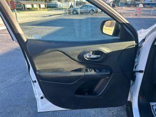 Jeep Cherokee - Thumbnail 18