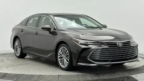 Toyota Avalon Xle - Thumbnail 3