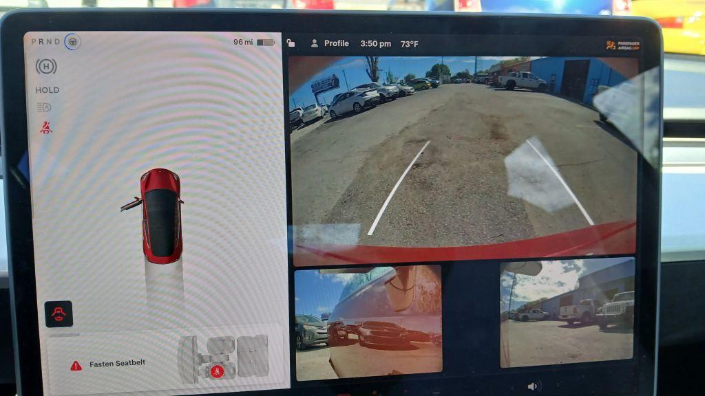 Tesla Model 3 - Thumbnail 6