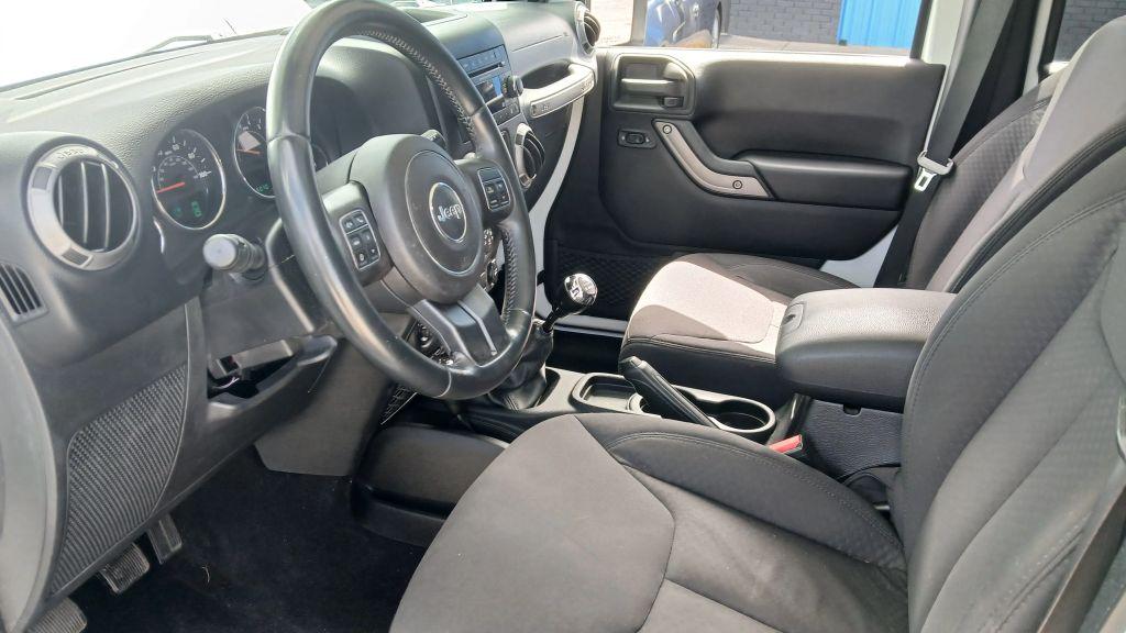 Jeep Wrangler - Thumbnail 16