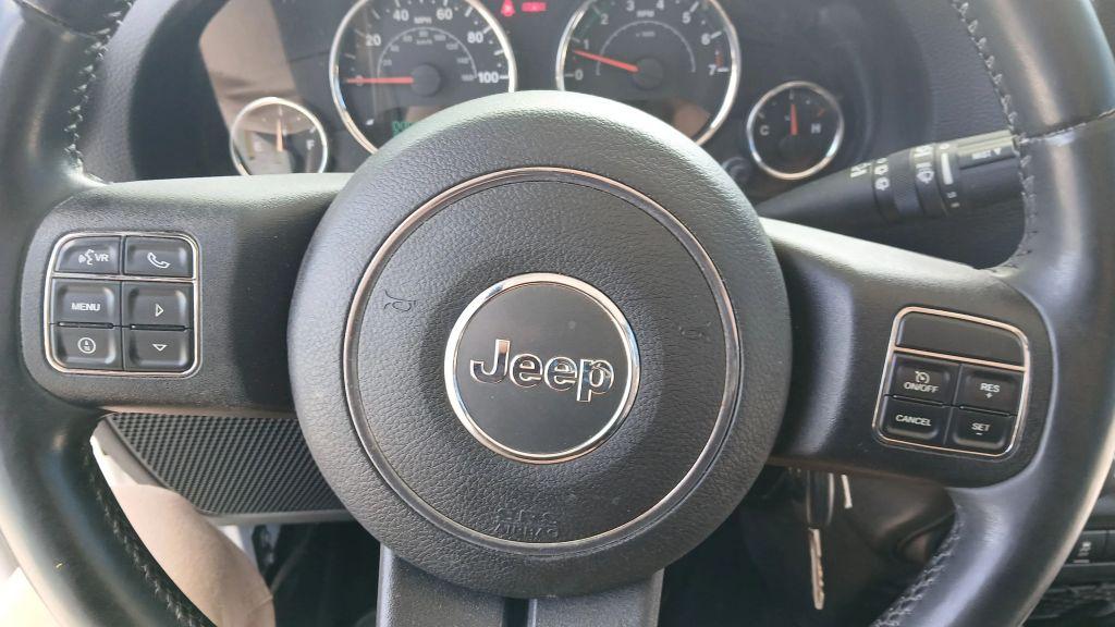 Jeep Wrangler - Thumbnail 6