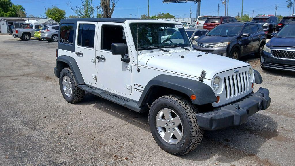 Jeep Wrangler - Thumbnail 13