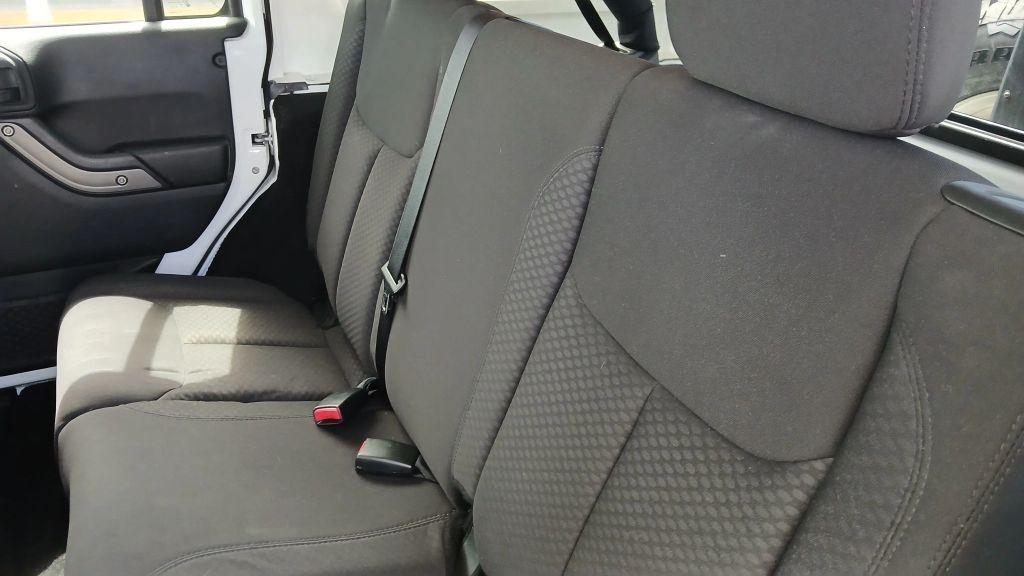 Jeep Wrangler - Thumbnail 19