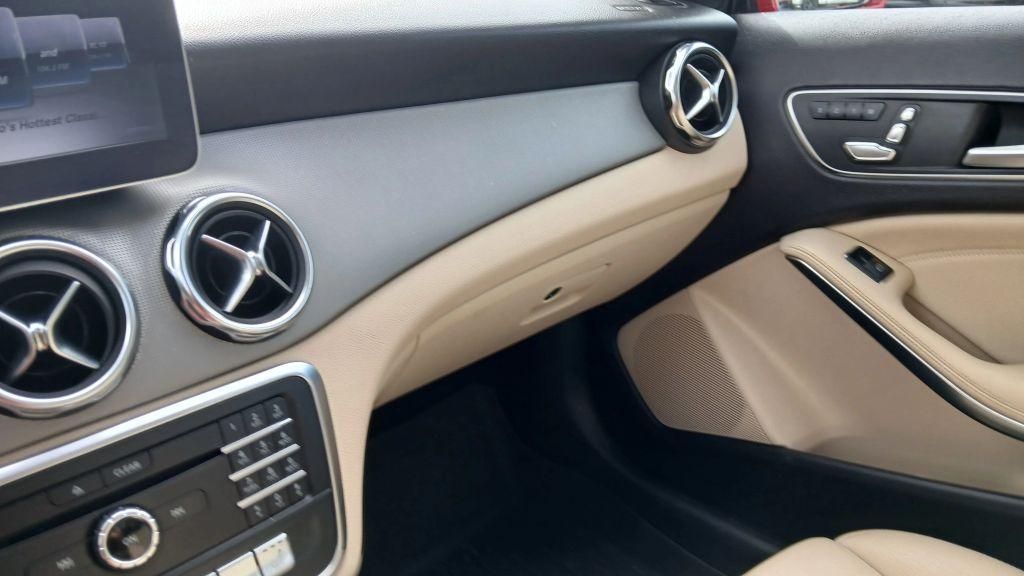 Mercedes-Benz Gla - Thumbnail 2