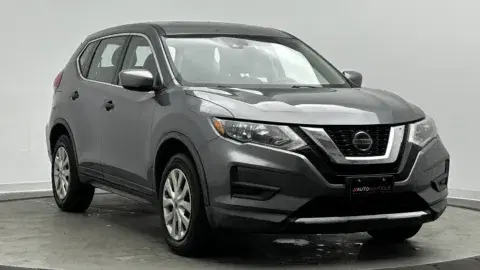 Nissan Rogue S - Thumbnail 4