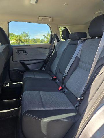 Nissan Rogue - Thumbnail 4