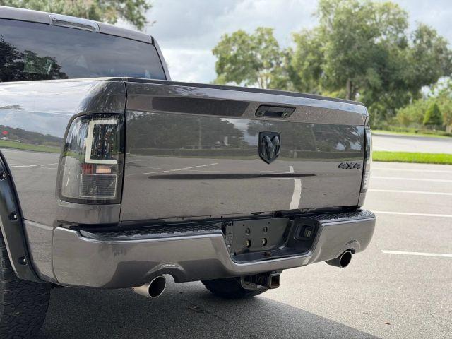 Ram 1500 Crew Cab - Thumbnail 4