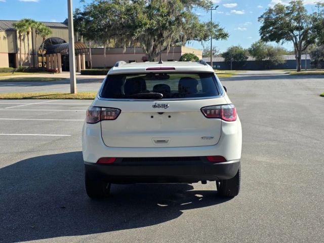 Jeep Compass - Thumbnail 2