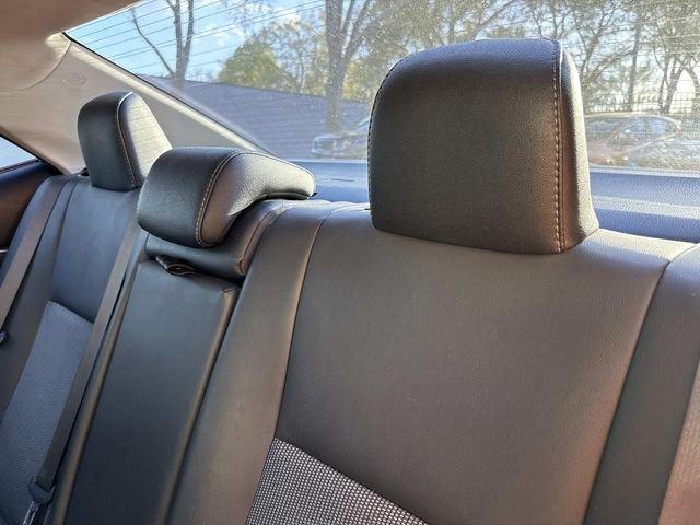 Toyota Corolla S - Thumbnail 16