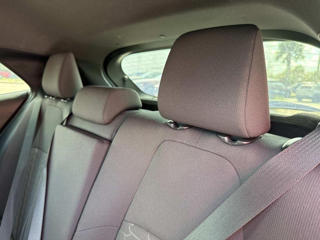 Toyota Corolla Hatchback Se - Thumbnail 16