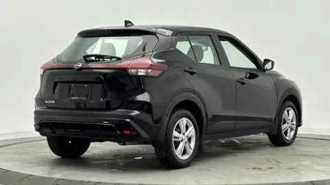 Nissan Kicks S - Thumbnail 6