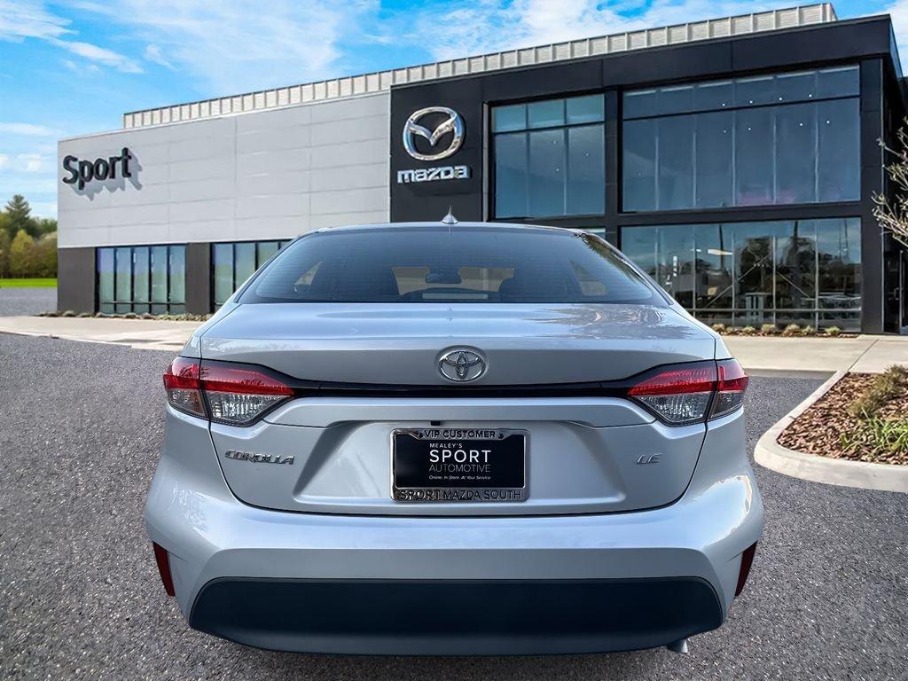 Toyota Corolla Le - Thumbnail 5