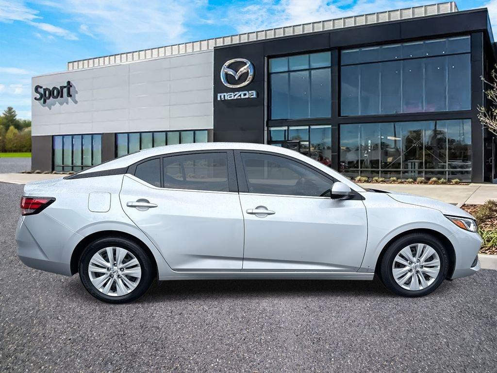 Nissan Sentra S - Thumbnail 3