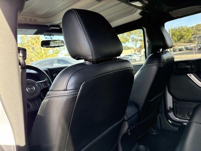 Jeep Wrangler Unlimited Rubicon - Thumbnail 20