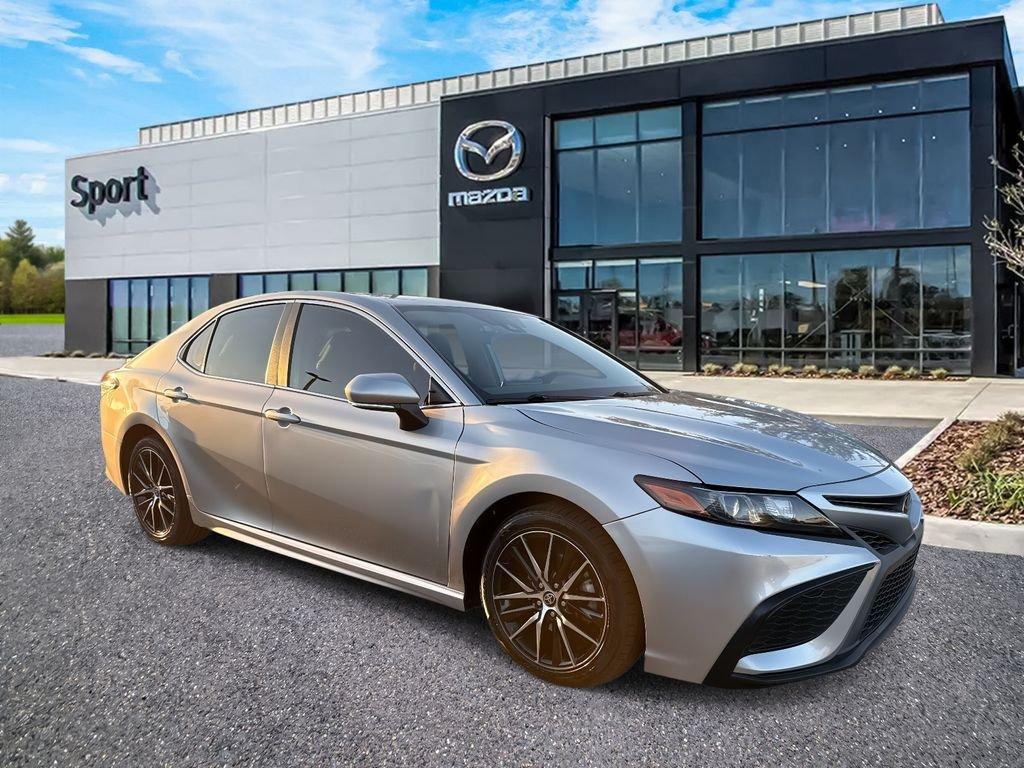 Toyota Camry Se - Thumbnail 3