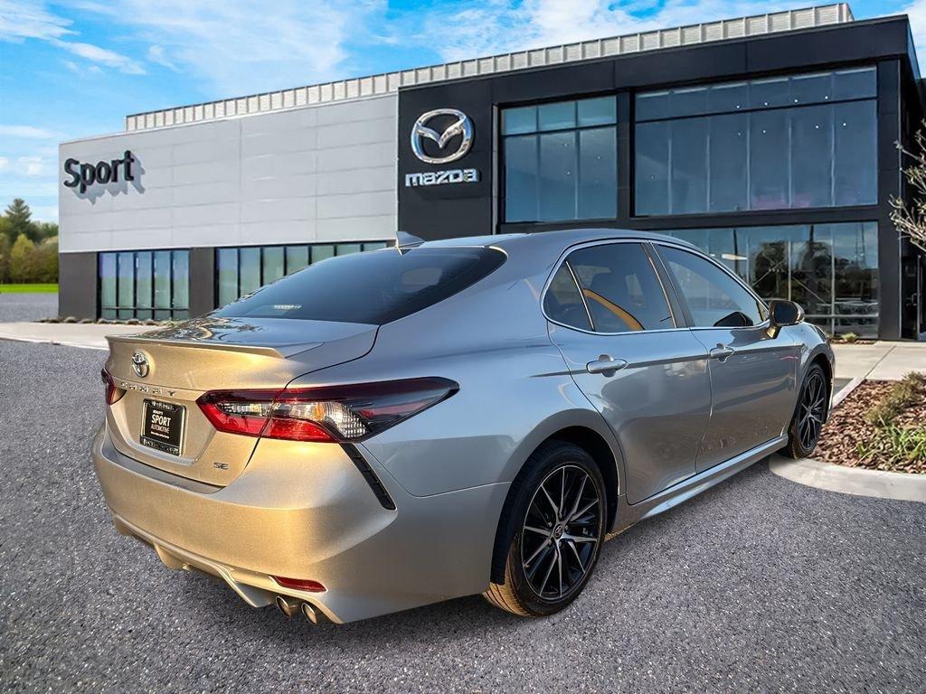 Toyota Camry Se - Thumbnail 5