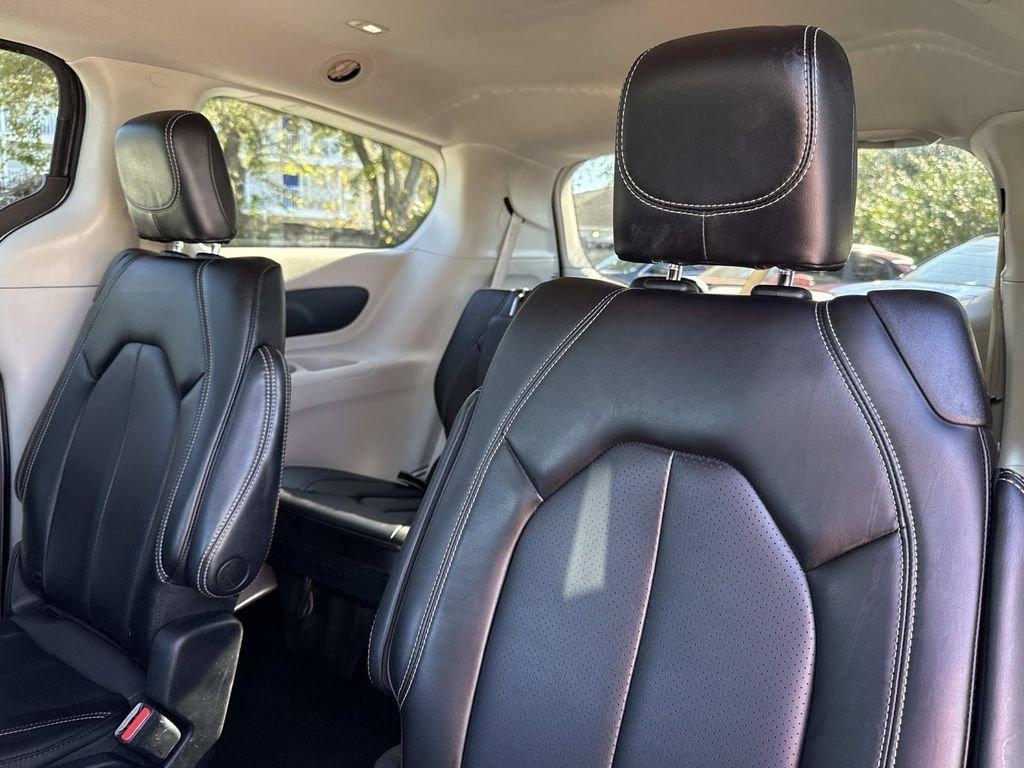 Chrysler Pacifica Touring L - Thumbnail 15