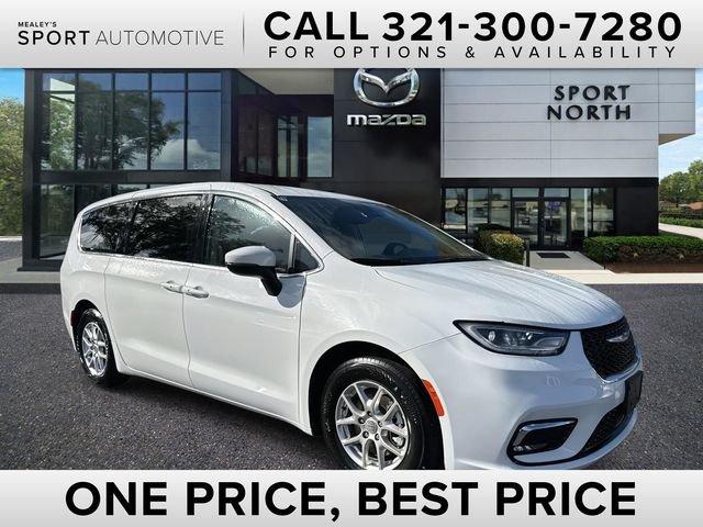 Chrysler Pacifica Touring L - Thumbnail 2